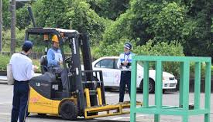 フォークリフト運転競技大会の画像